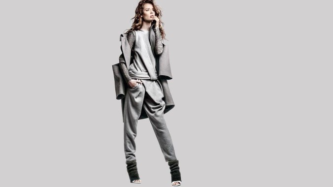 为什么国内 IT 公司 leader 以上就不怎么写代码，而据说 Google 的 Jeff Dean 还写代码？到底哪种情况好呢？